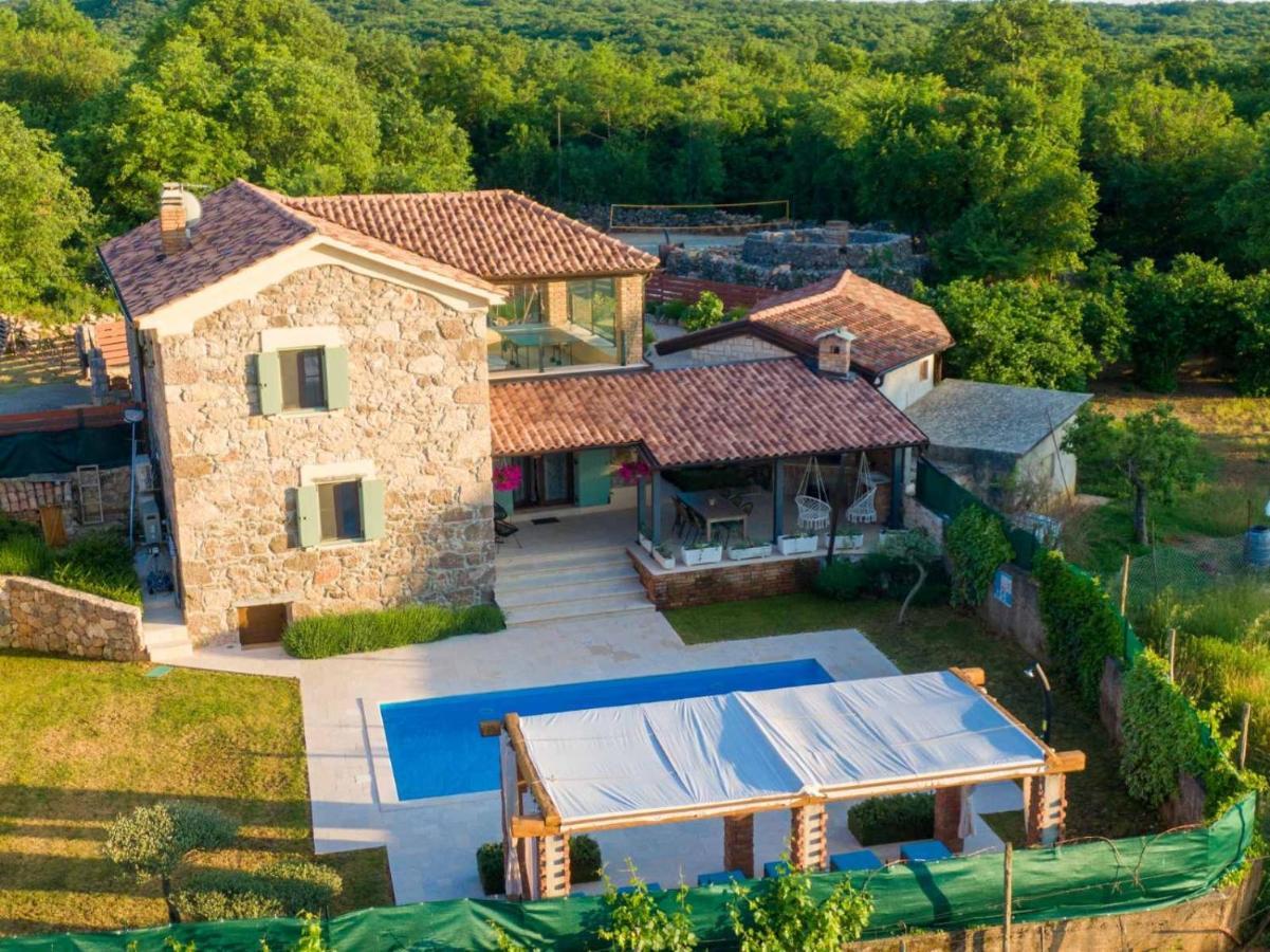 Villa Campiello Heated Pool Vrbnik Bagian luar foto
