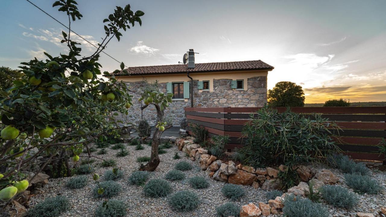 Villa Campiello Heated Pool Vrbnik Bagian luar foto